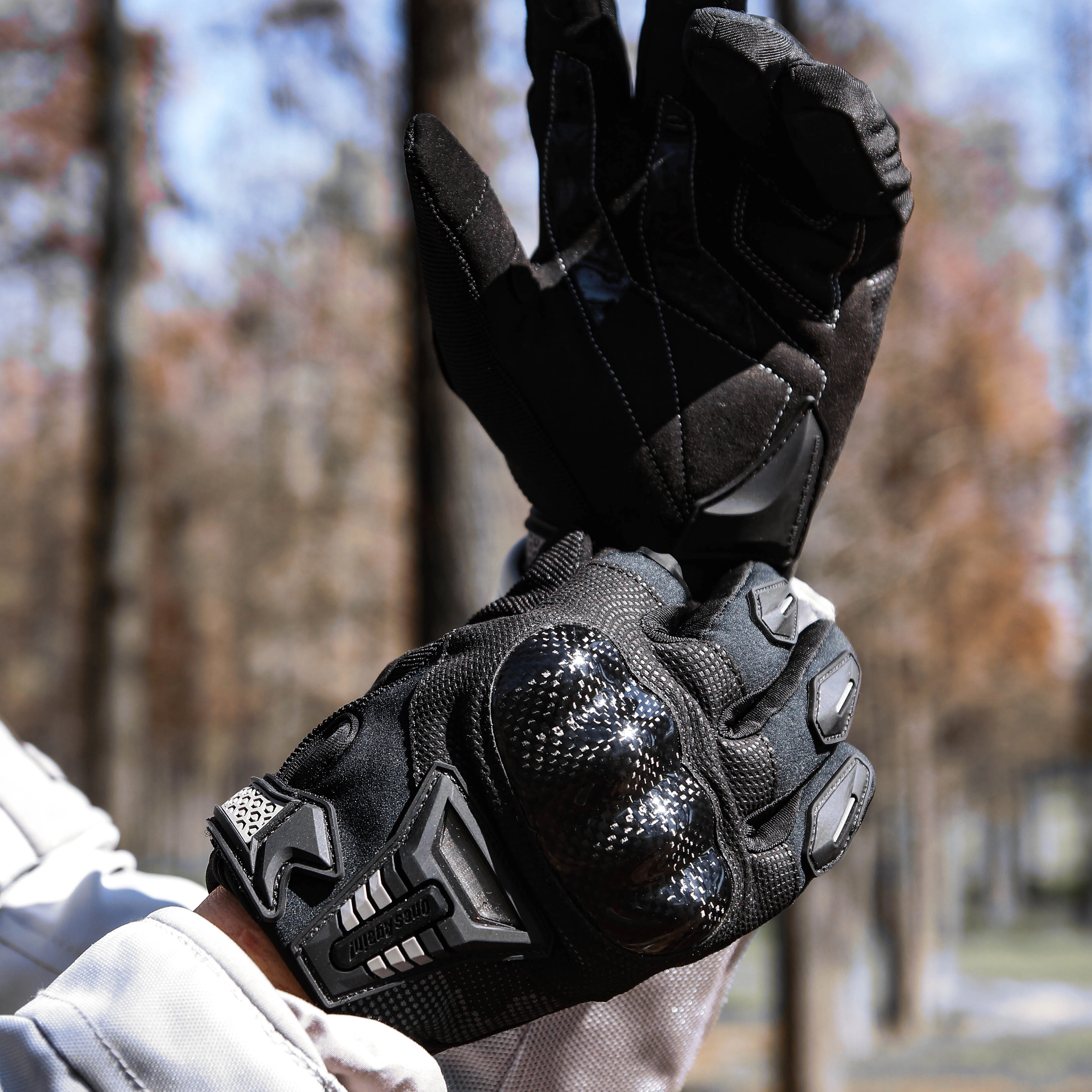 MG07P-CF Four-season Commute Carbon Fiber Waterproof Warm Riding Protective Gloves Lightning Demon Armor